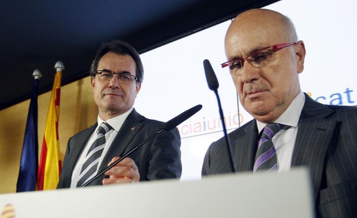 Josep Duran i Lleida y Artur Mas, durante su comparecencia conjunta el lunes en la sede de CiU. Josep Duran i Lleida y Artur Mas, durante su comparecencia conjunta el lunes en la sede de CiU.