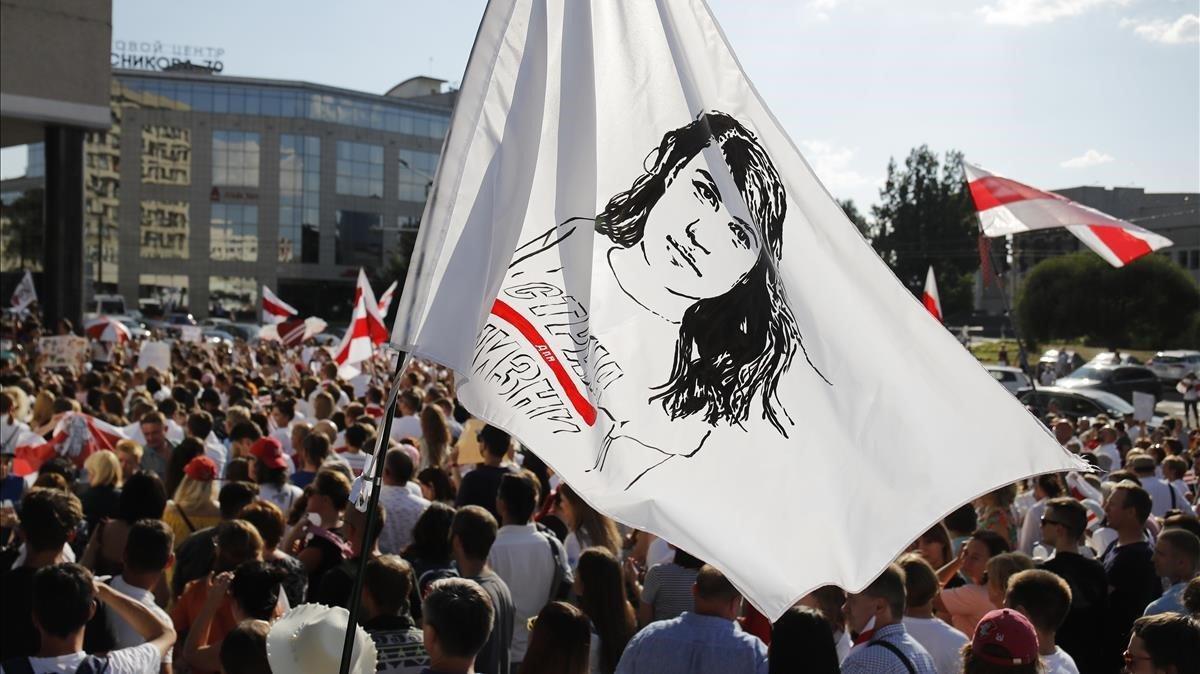L'escriptora bielorussa Aleksiévitx denuncia amenaces mentre segueix la repressió d'opositors L'escriptora bielorussa Aleksiévitx denuncia amenaces mentre segueix la repressió d'opositors
