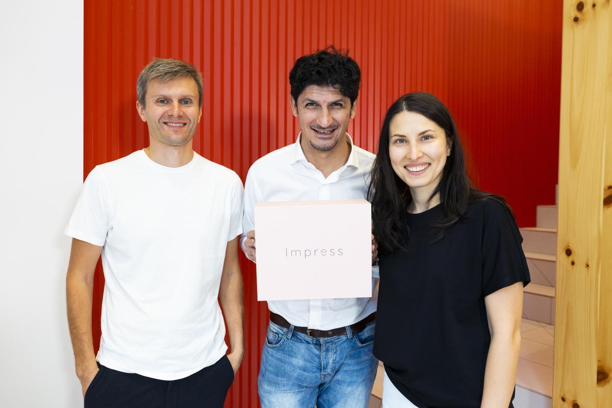 Los cofundadores de Impress, Vladimir Lupenko, Khaled Kasem y Diliara Lupenko