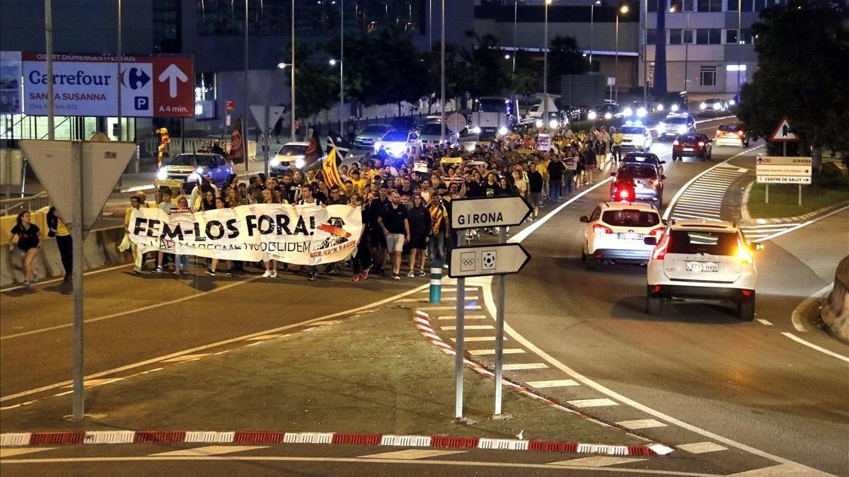 'Escrache' a la Guàrdia Civil a Calella un any després de les protestes per les càrregues de l'1-O