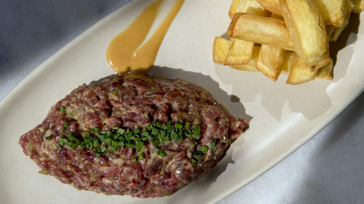 El tartar de solomillo con 15 ingredientes de Claris 118. El tartar de solomillo con 15 ingredientes de Claris 118.