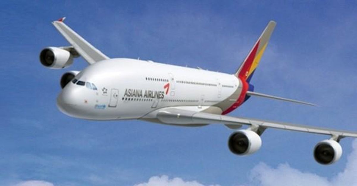 Un avión de Asiana. Un avión de Asiana.