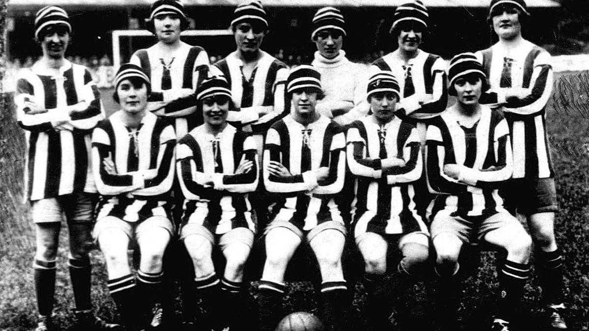 El Dick Kerr’s Ladies FC, uno de los equipos destacados de la Munitionettes Cup. El Dick Kerr’s Ladies FC, uno de los equipos destacados de la Munitionettes Cup.