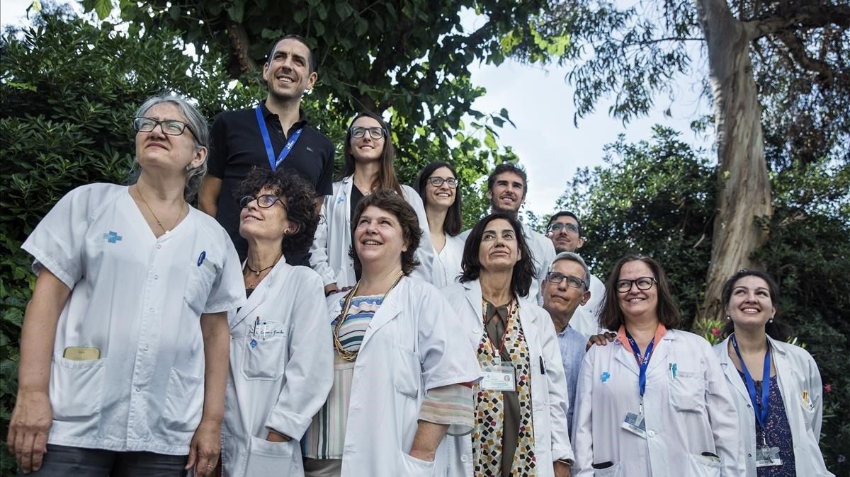 Los profesionales del comité multidisciplinar de sarcomas del Hospital Vall d’Hebron, centro de referencia en este tipo de cáncer. Los profesionales del comité multidisciplinar de sarcomas del Hospital Vall d’Hebron, centro de referencia en este tipo de cáncer.