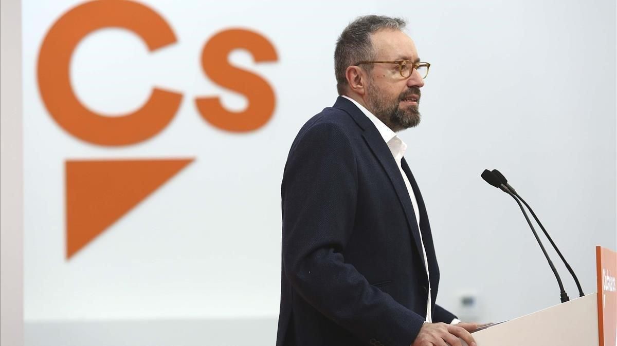 Juan Carlos Girauta, portavoz de Ciudadanos, en la rueda de prensa de este lunes. Juan Carlos Girauta, portavoz de Ciudadanos, en la rueda de prensa de este lunes.