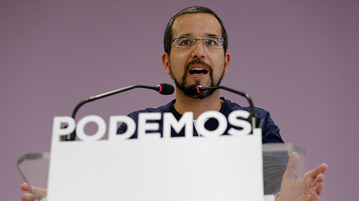 Pablo Iglesias, líder de Podemos, destituye a Sergio Pascual.