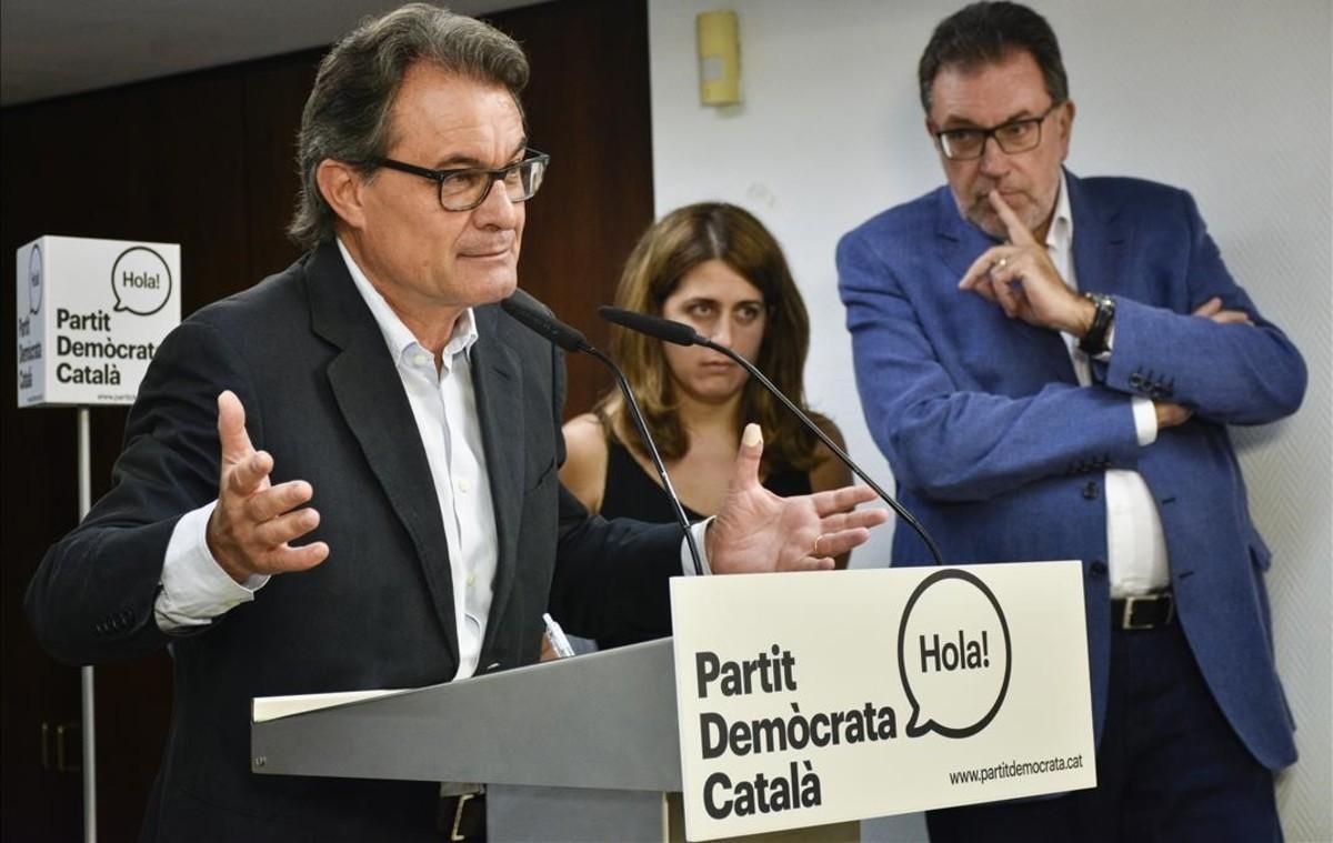 Artur Mas, en una rueda de prensa del PDC. Artur Mas, en una rueda de prensa del PDC.