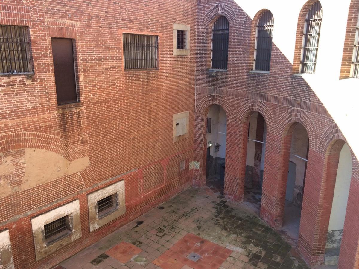 Vista del patio de la antigua prisión de Mataró, que acogerá la Casa dels Artistes.