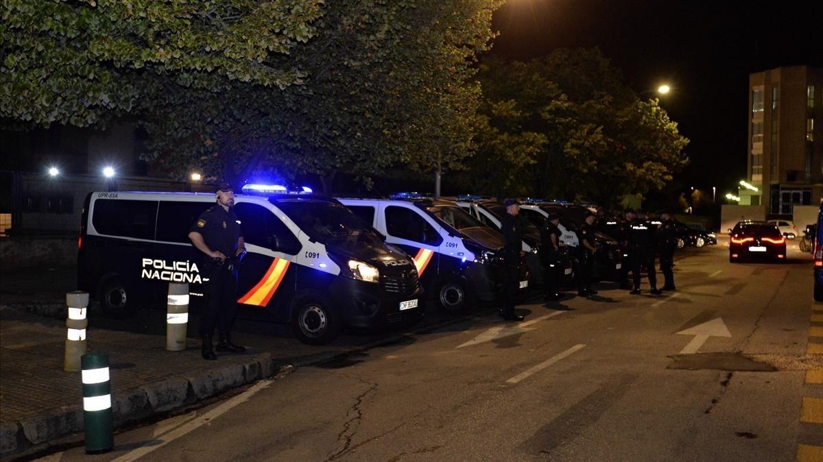 Efectivos de la Policia Nacional. Efectivos de la Policia Nacional.