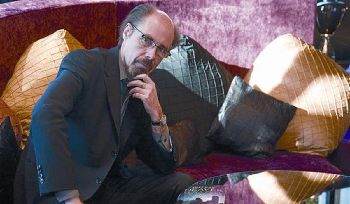 El escritor de ’thrillers’ Jeffery Deaver, ayer en el hotel Casa Fuster de Barcelona.
