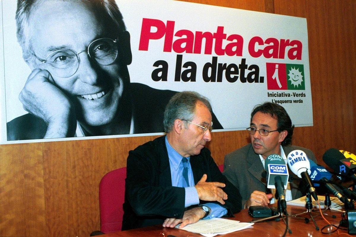 El exlíder de ICV Rafael Ribó junto a Joan Coscubiela (actual portavoz de Catalunya Sí que es Pot en el Parlament) durante la campaña electoral catalana de 1999.