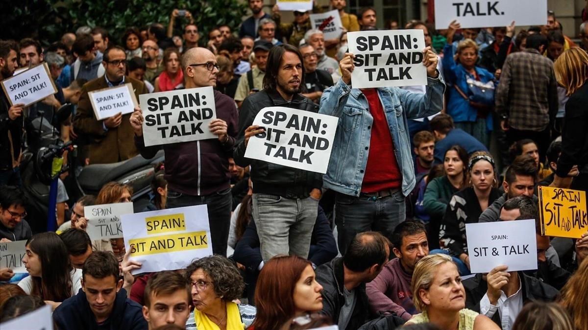 Protesta ante la Delegación del Gobierno, en Barcelona. Protesta ante la Delegación del Gobierno, en Barcelona.