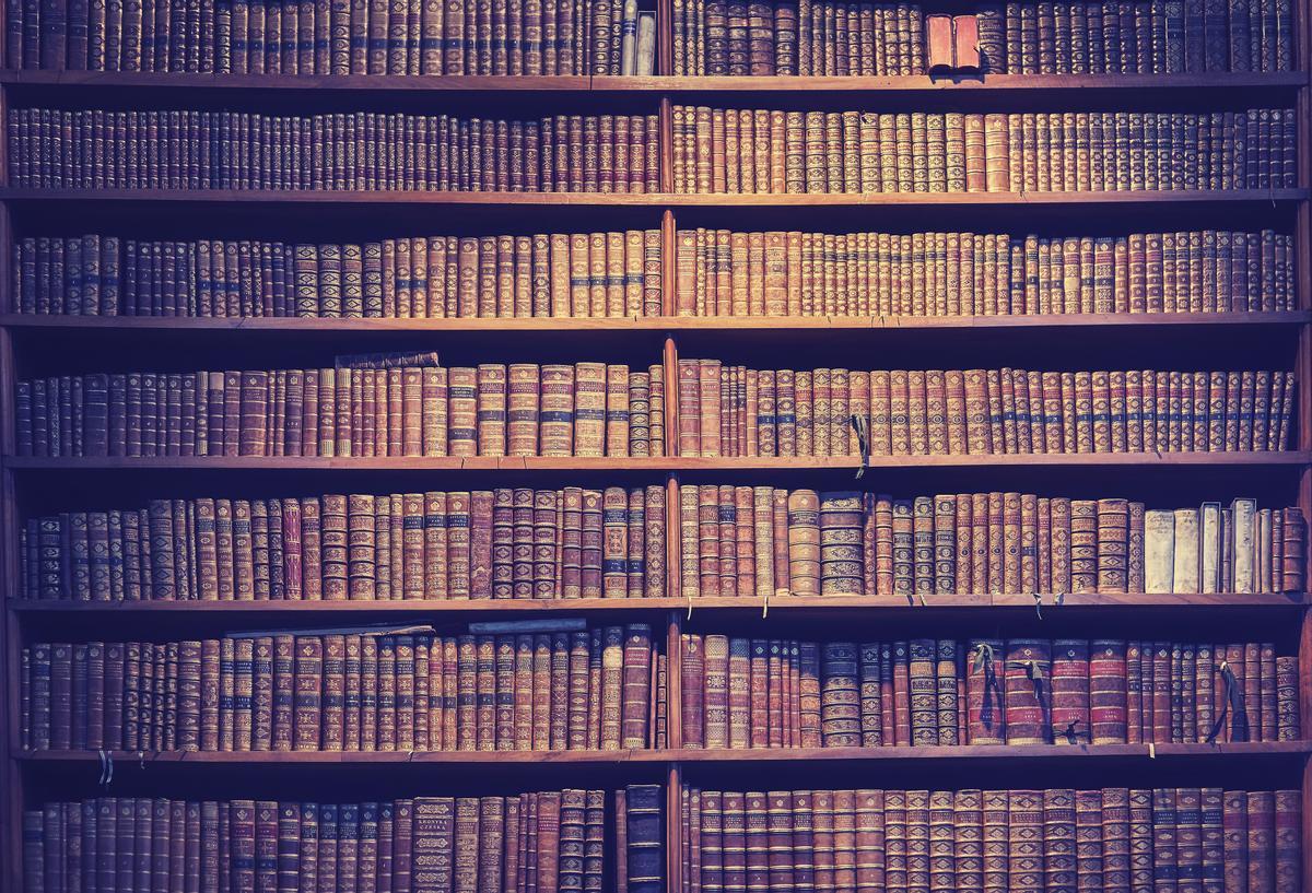 Biblioteca personal de libros antiguos. Biblioteca personal de libros antiguos.