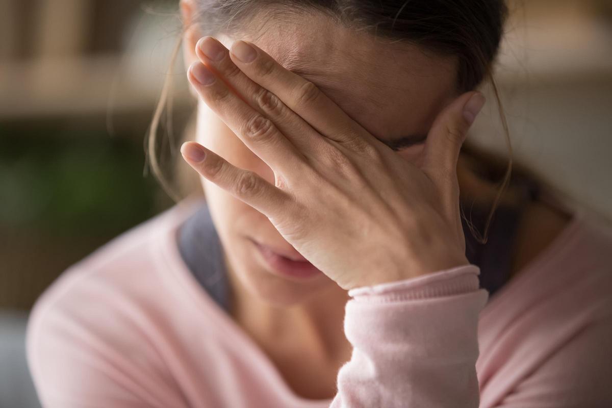 El 18% de las mujeres padecen migraña, frente al 8% de los hombres. El 18% de las mujeres padecen migraña, frente al 8% de los hombres.
