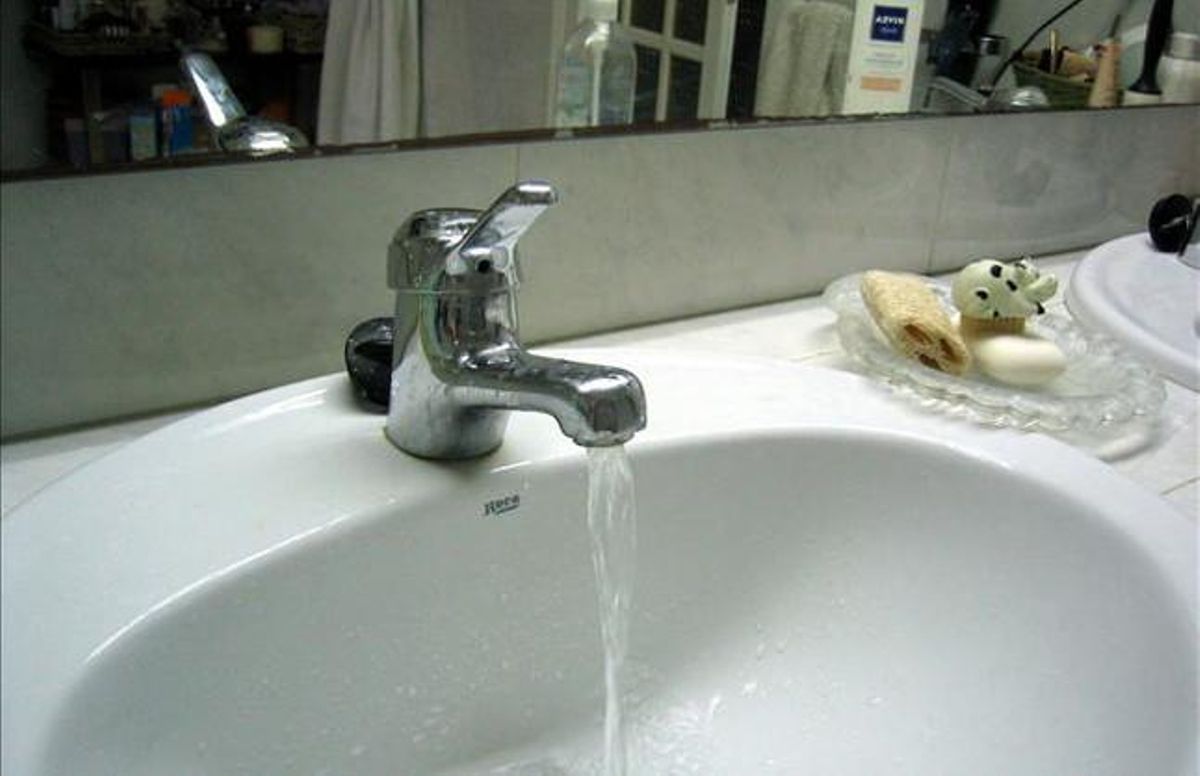 Agua corriente en un domicilio. Agua corriente en un domicilio.