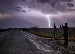 Bojos per les tempestes: internet i les xarxes socials disparen l’afició a la meteorologia