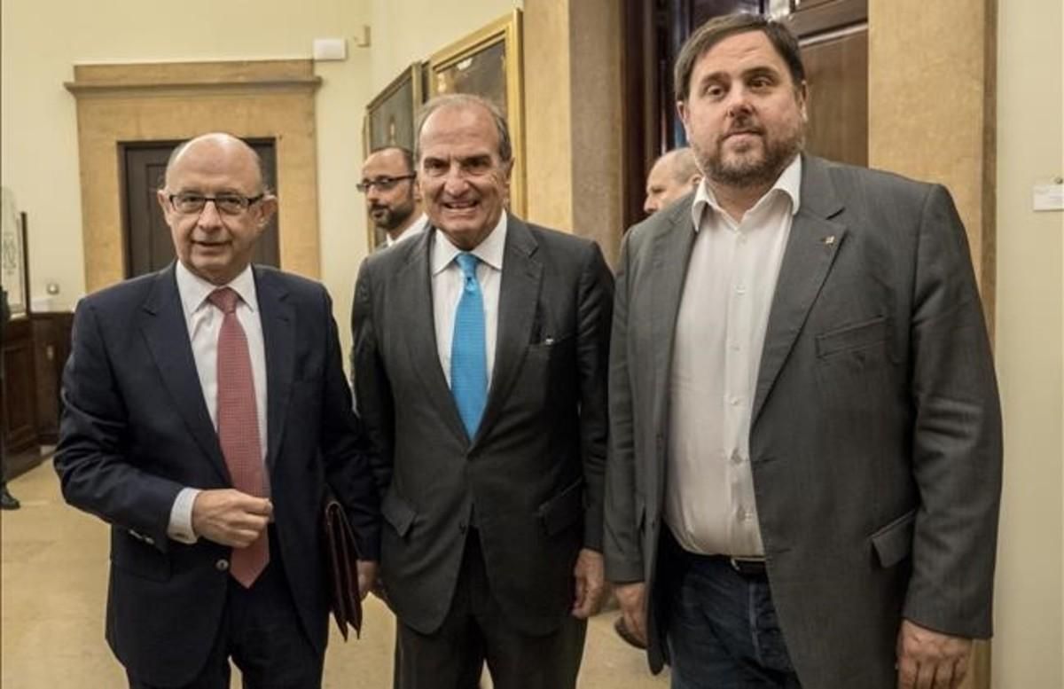 Montoro elude el compromiso de refinanciar deuda de la Generalitat Montoro elude el compromiso de refinanciar deuda de la Generalitat