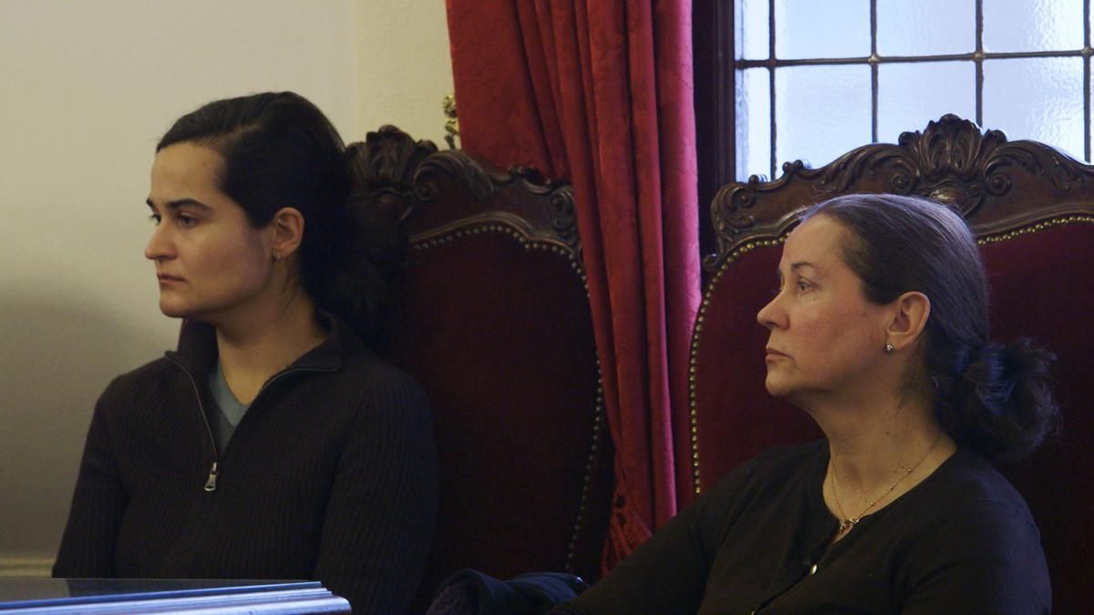 Triana Martínez y Montserrat González, en ’Muerte en León’. Triana Martínez y Montserrat González, en ’Muerte en León’.