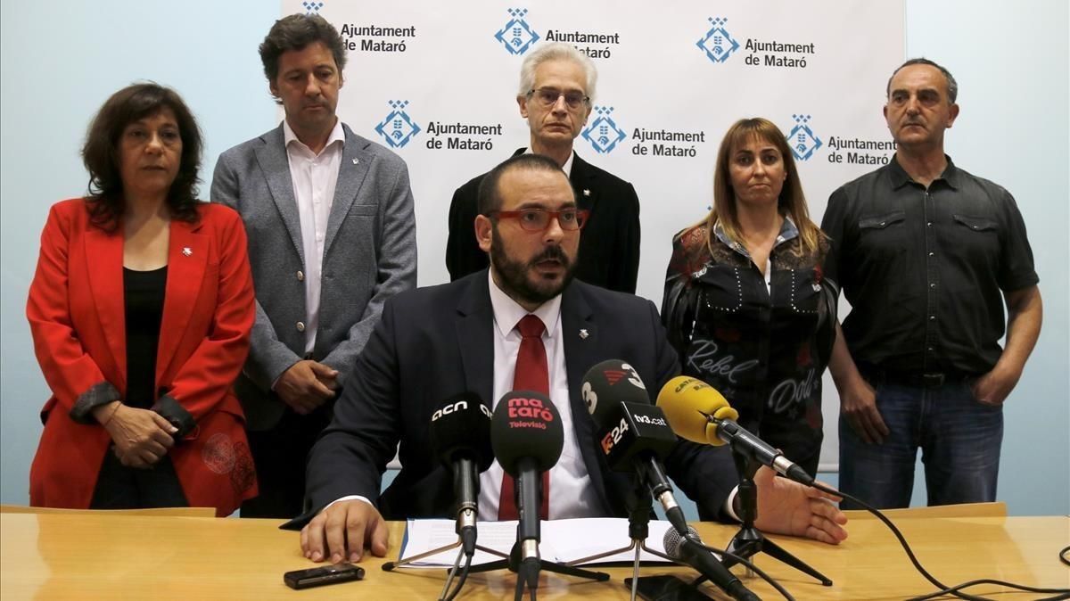 Comparecencia del alcalde de Mataró, David Bote, junto a los concejales del PSC. Comparecencia del alcalde de Mataró, David Bote, junto a los concejales del PSC.