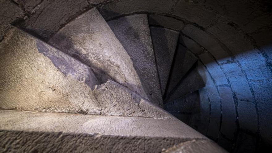 Ne Sai Una Più Del Diavolo La misteriosa "huella del diablo" en la iglesia del Pi de Barcelona