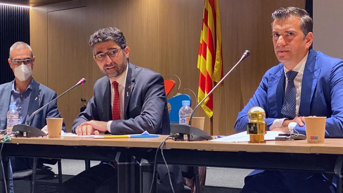 Ferrer, Puigneró e Ivanov, durante la presentación de la apuesta de DE-CIX en Barcelona. Ferrer, Puigneró e Ivanov, durante la presentación de la apuesta de DE-CIX en Barcelona.