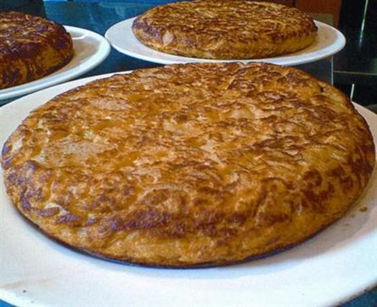 Una tortilla de patatas. Una tortilla de patatas.