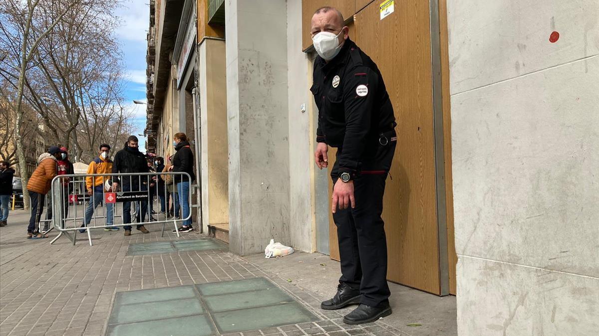 El vigilante de seguridad vigilante del gimnasio de Sant Pau que ha impedido el ataque. 