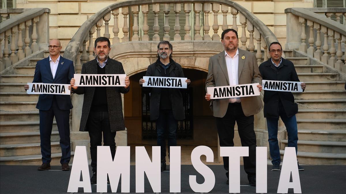 Los presos piden la amnistía en un acto organizado por Òmnium Cultural.