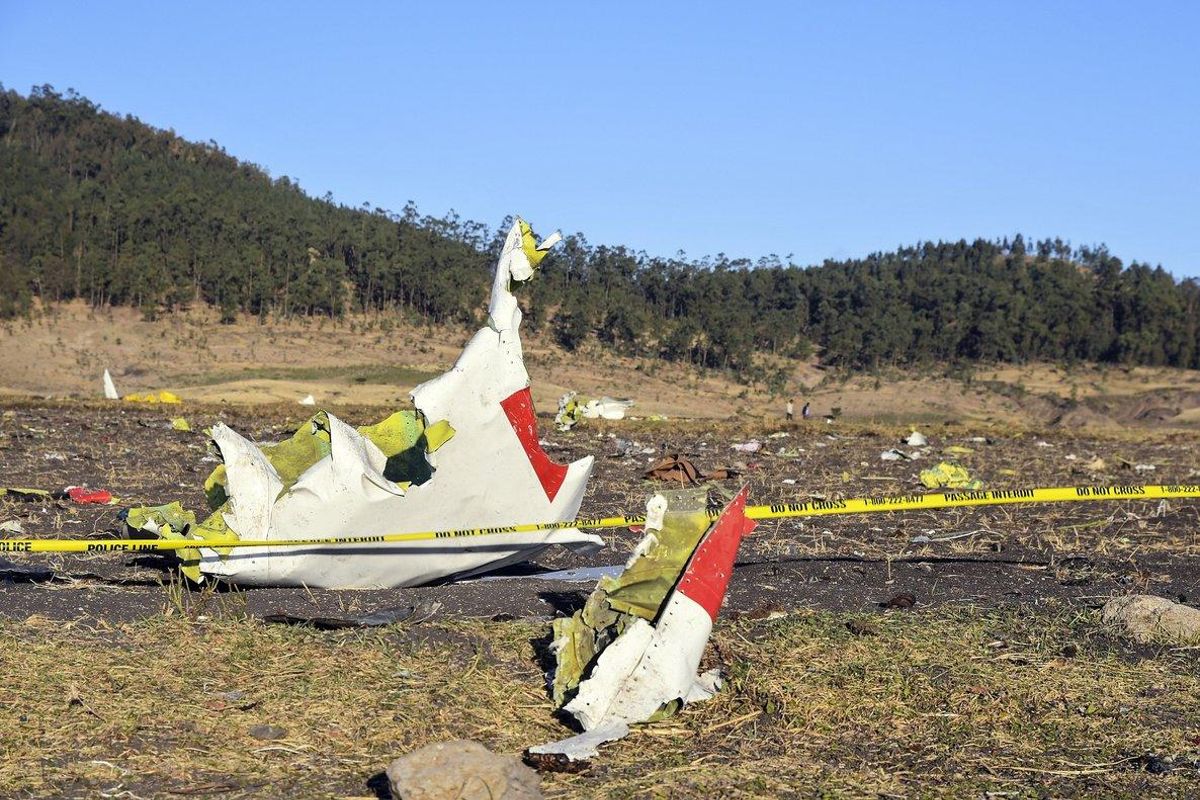 Restos del avión de Ethiopian Airlines accidentando y que dejó 157 muertos. EFE Restos del avión de Ethiopian Airlines accidentando y que dejó 157 muertos. EFE