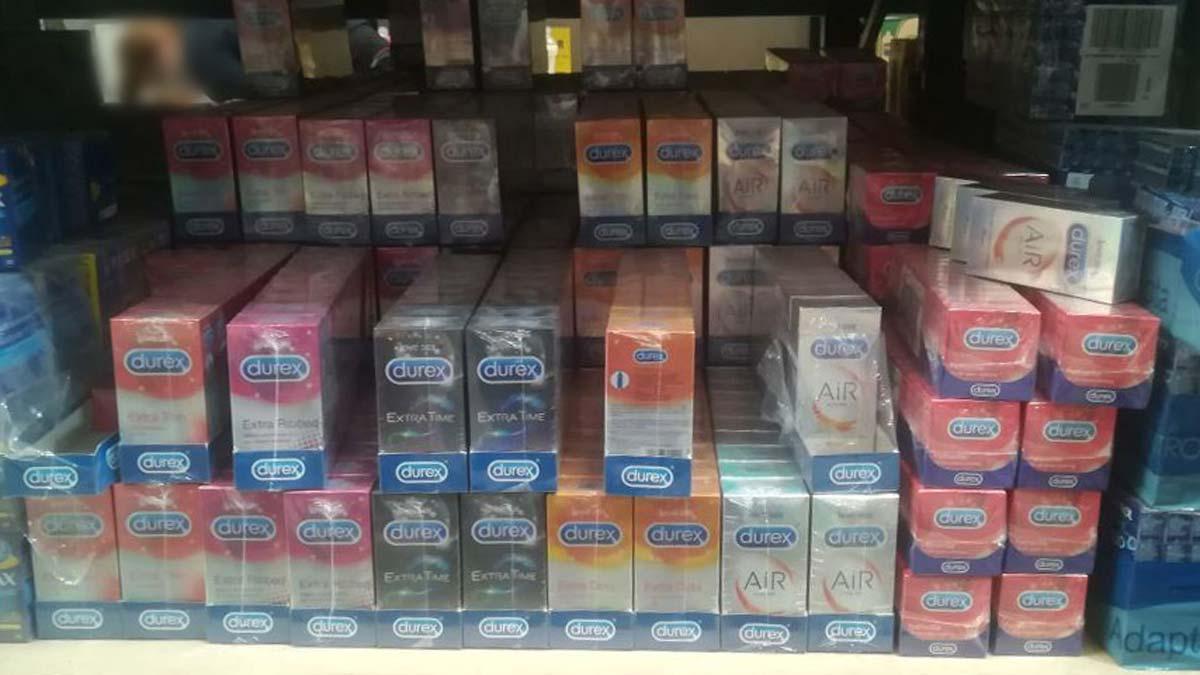 Denunciats dos empresaris per la distribució de preservatius Durex falsos