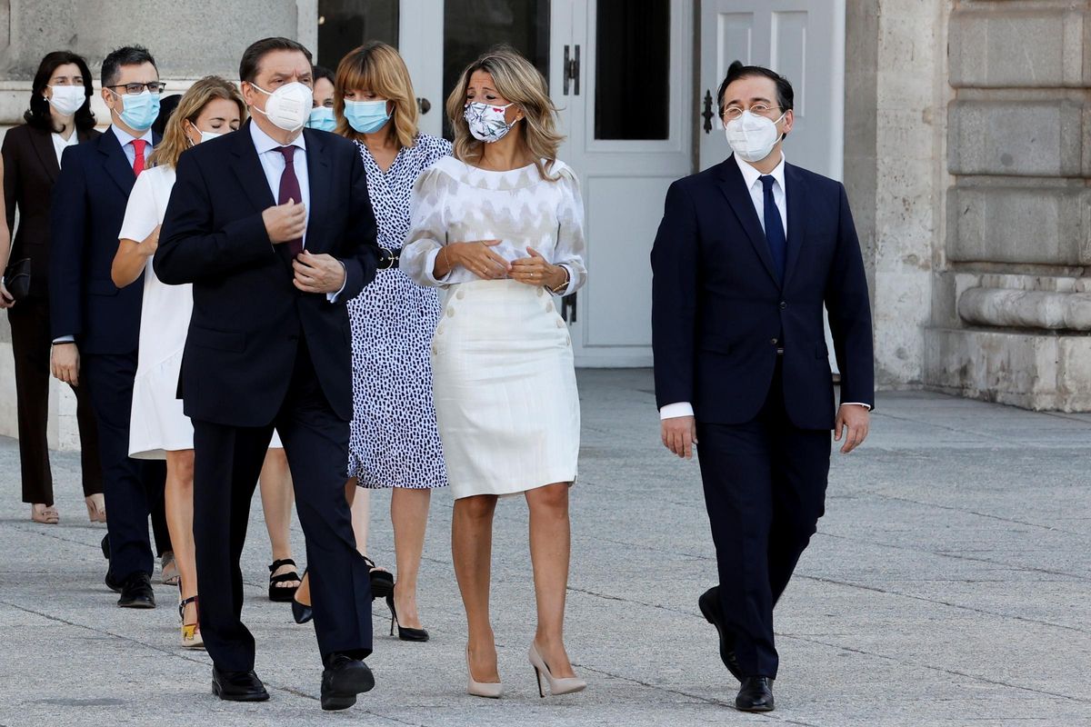 La vicepresidenta segunda, Yolanda Díaz, arropada por Luís Planas y José Manuel Albares, ministros de Agricultura y Exteriores, respectivamente La vicepresidenta segunda, Yolanda Díaz, arropada por Luís Planas y José Manuel Albares, ministros de Agricultura y Exteriores, respectivamente