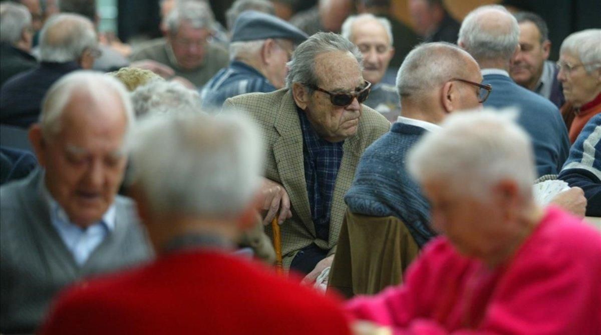 Unos abuelos en un ’casal’ de Horta, en Barcelona. Unos abuelos en un ’casal’ de Horta, en Barcelona.