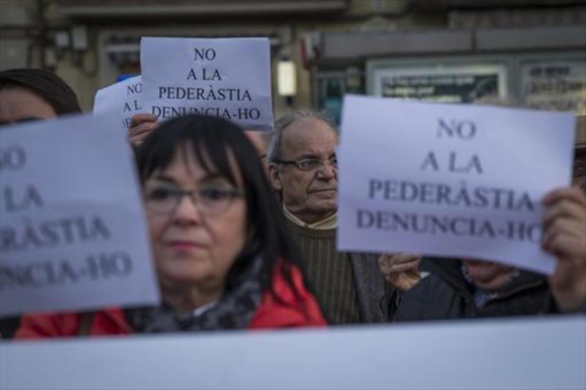 Concentración de apoyo a las víctimas de pederastia de los Maristas, el pasado febrero en Barcelona.