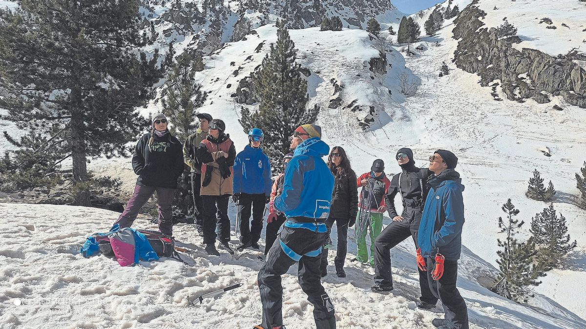 El centro ofrece una línea académica relacionada con el sector turístico del territorio del Pallars. El centro ofrece una línea académica relacionada con el sector turístico del territorio del Pallars.