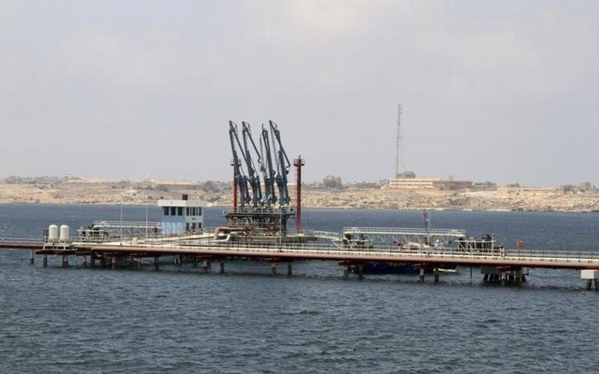 Un puerto petrolero en Libia.