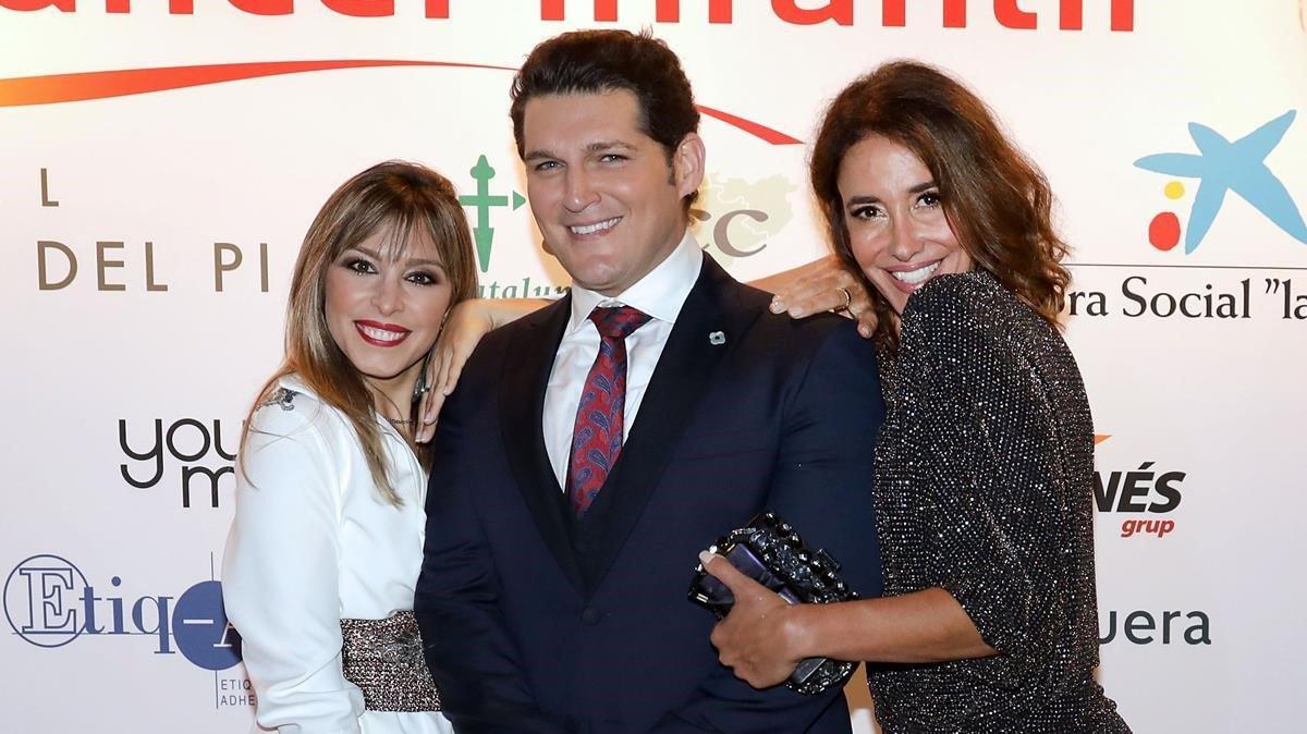 Gisela, Manu Tenorio y Elsa Anka, en la gala solidaria contra el cáncer infantil.