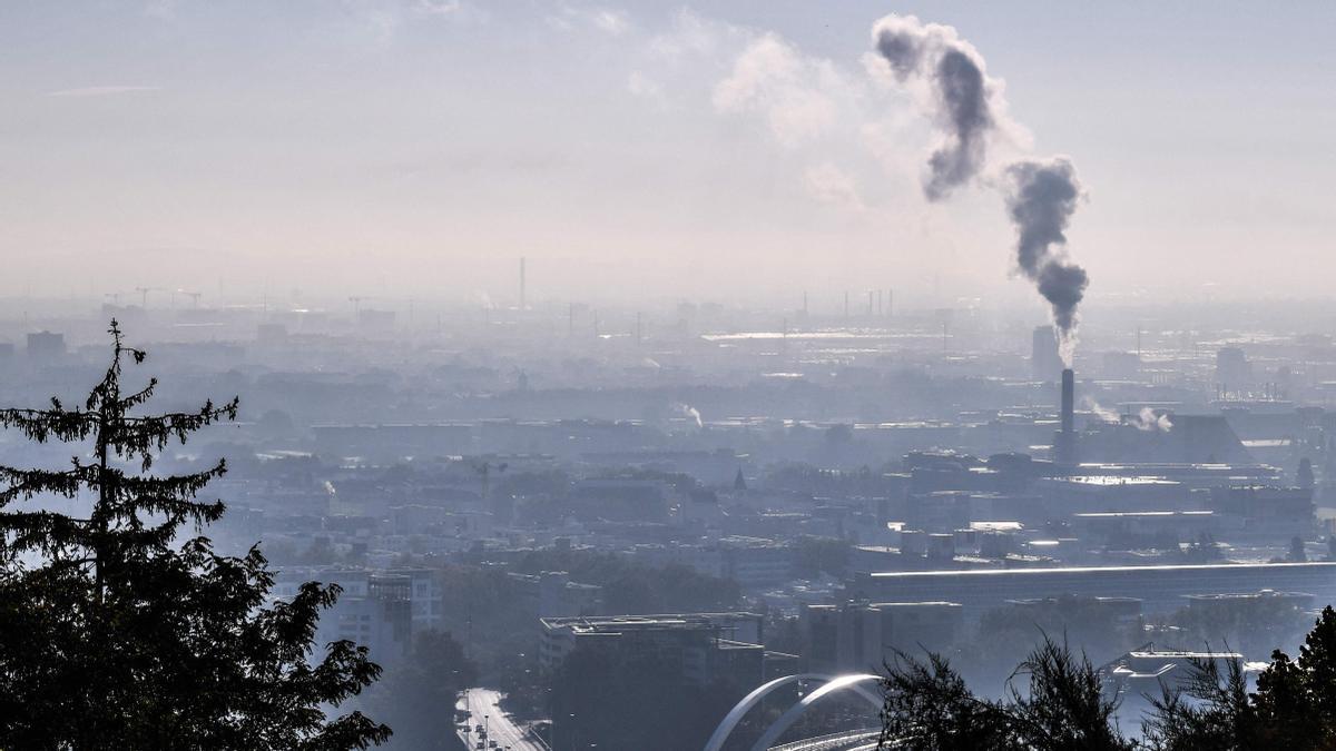 Polución sobre la ciudad francesa de Lyon