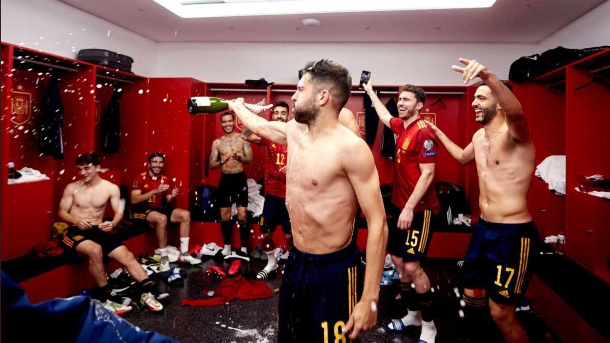 Així va ser la festa de la selecció espanyola al vestidor