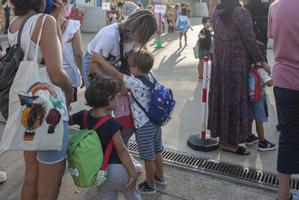 Vuelta a clase en el colegio Josep Madrenys de Vilobí d’Onyar.