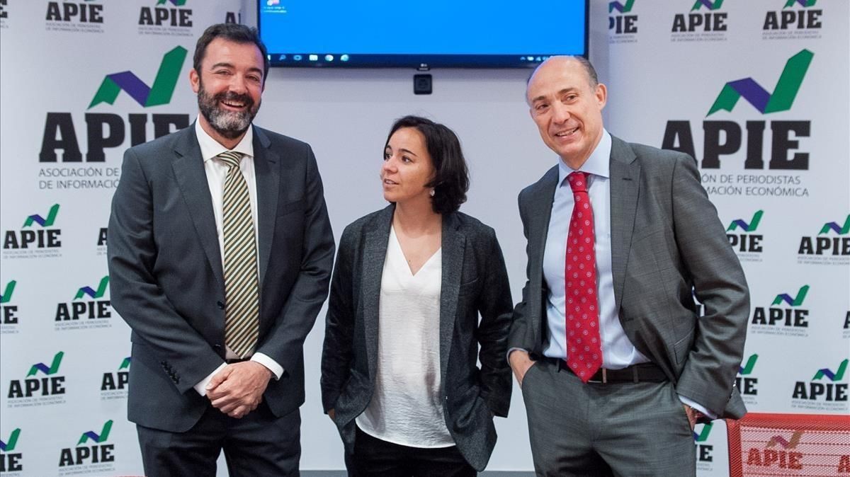 Los expertos Cesar Cantalapiedra, Ana Herrero y Jorge Onrubia en la jornada sobre Financiacion Autonomica organizada por APIE. Los expertos Cesar Cantalapiedra, Ana Herrero y Jorge Onrubia en la jornada sobre Financiacion Autonomica organizada por APIE.