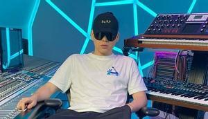 El productor argentino Bizarrap, en su estudio.