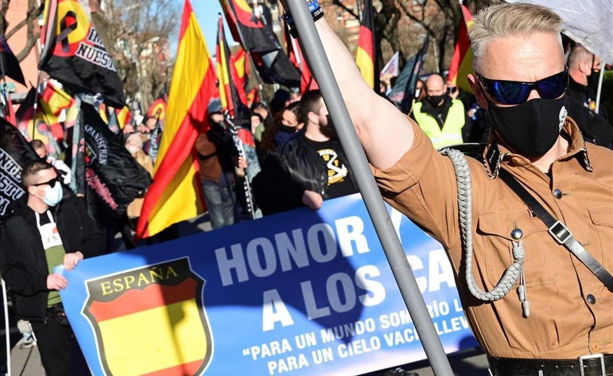 Marcha neonazi en homenaje a los caídos de la División Azul, el sábado 13 de febrero en Ciudad Lineal, Madrid. Marcha neonazi en homenaje a los caídos de la División Azul, el sábado 13 de febrero en Ciudad Lineal, Madrid.