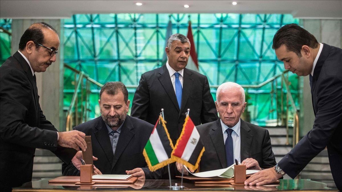 Els palestins firmen al Caire un acord de reconciliació