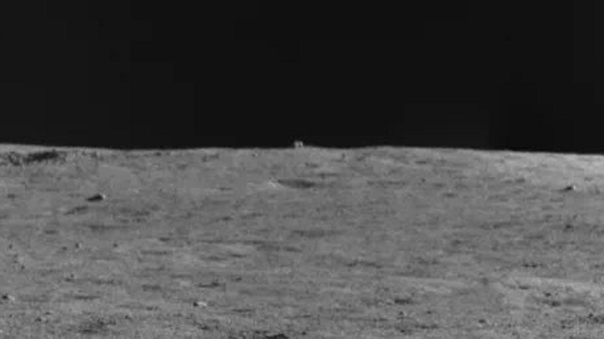 Un vehicle xinès explorarà a la Lluna un «misteriós» objecte quadrat