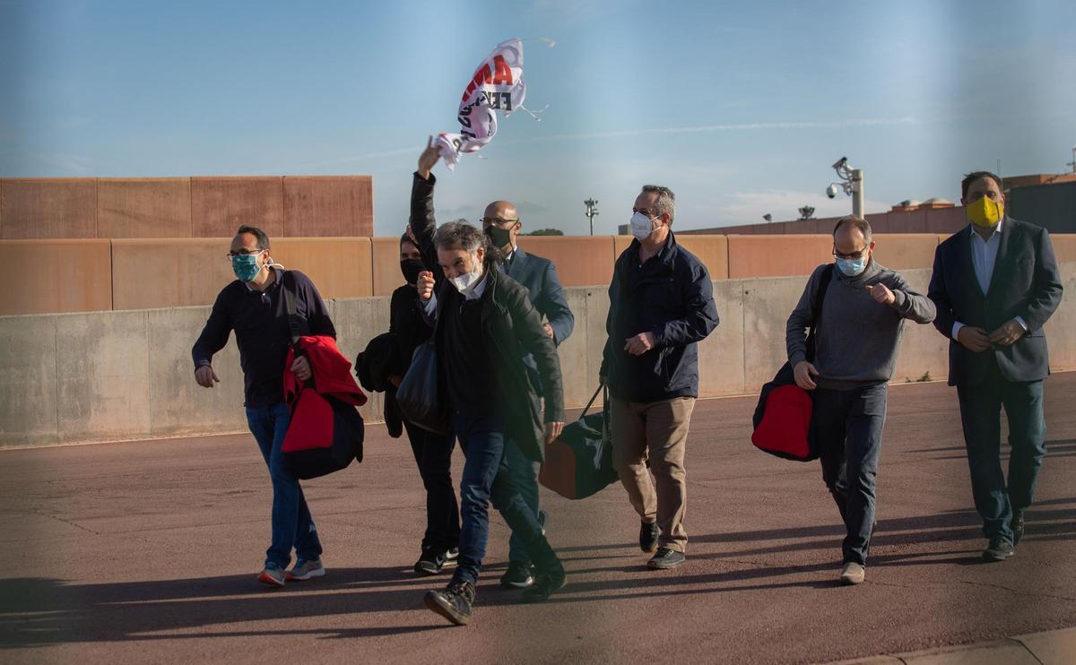 Los presos de la cárcel de Lledoners saliendo de permiso. Los presos de la cárcel de Lledoners saliendo de permiso.