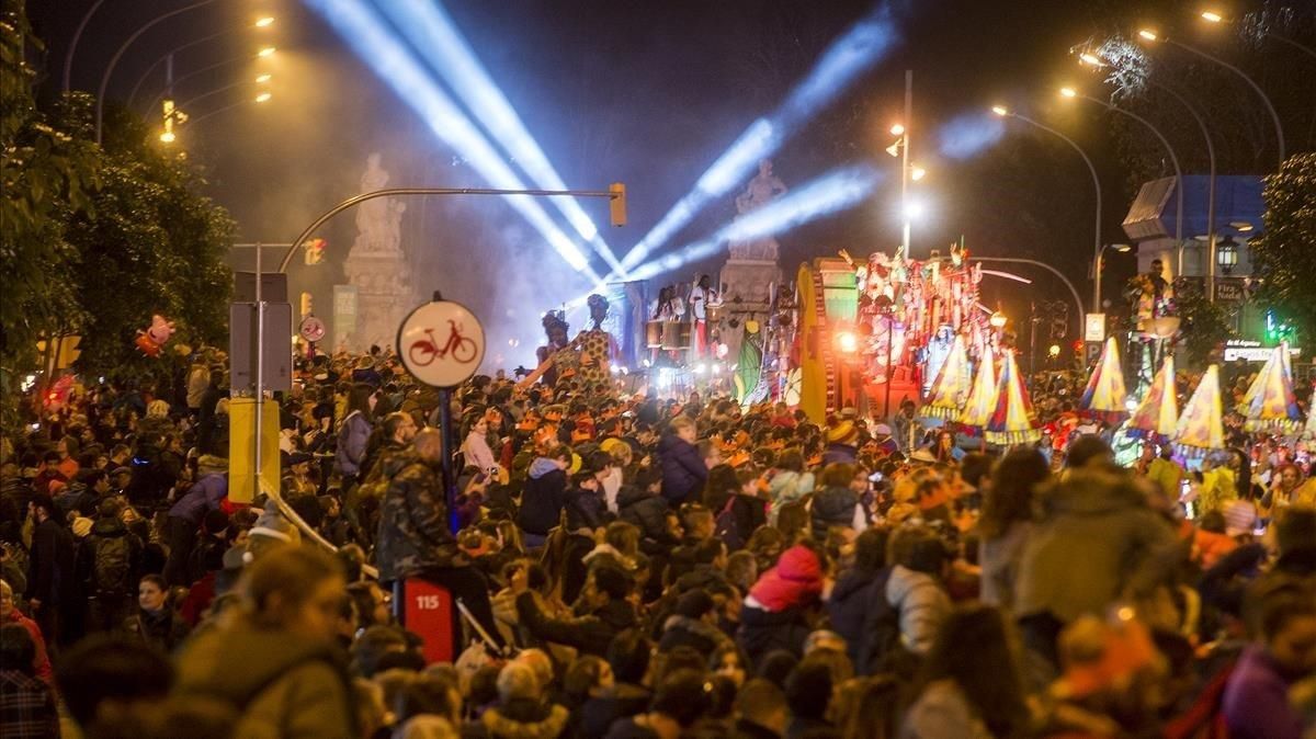 Inicio de la Cabalgata de los Reyes Magos de Barcelona, en la calle del Marquès de l’Argentera, el pasado domingo. Inicio de la Cabalgata de los Reyes Magos de Barcelona, en la calle del Marquès de l’Argentera, el pasado domingo.