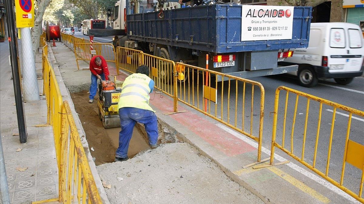 Obras entre las calles Lepant y paseo de Maragall. Obras entre las calles Lepant y paseo de Maragall.