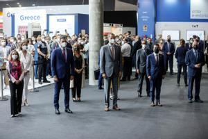 El rey Felipe VI, Pedro Sánchez, Pere Aragonès, Nadia Calviño y, detrás, la ministra Reyes Maroto y la presidenta de la Diputación de Barcelona, Núria Marín, este 28 de junio en la apertura del Mobile World Congress, en la capital catalana. 