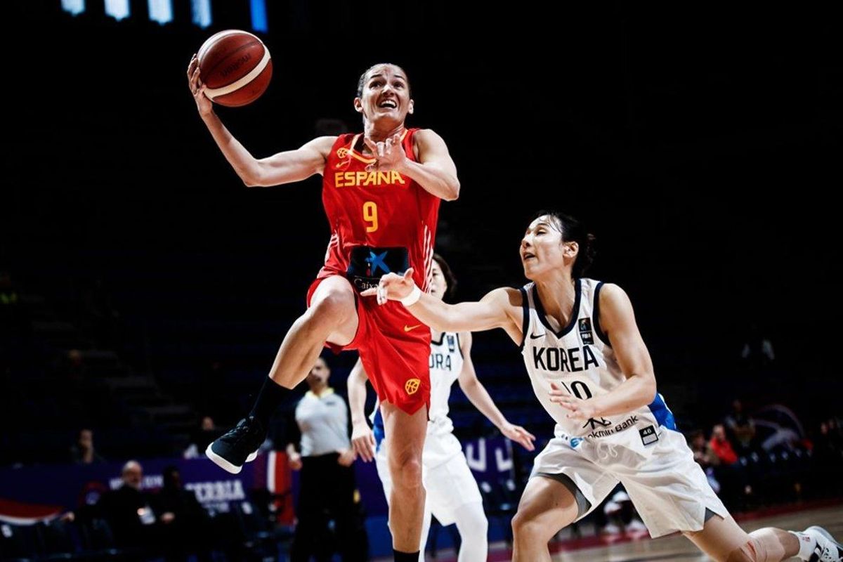 Laia Palau entra a canasta en el encuentro ante Corea Laia Palau entra a canasta en el encuentro ante Corea