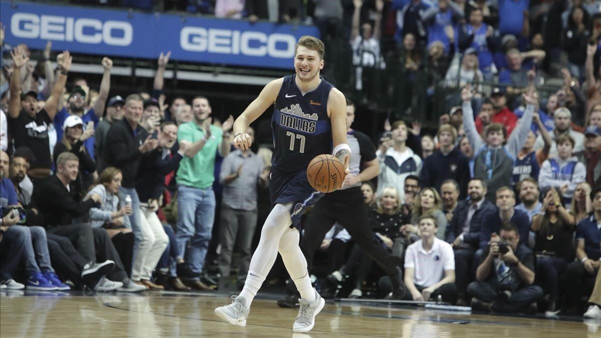 Los Dallas Mavericks renuevan a Doncic por cinco años y 207 millones